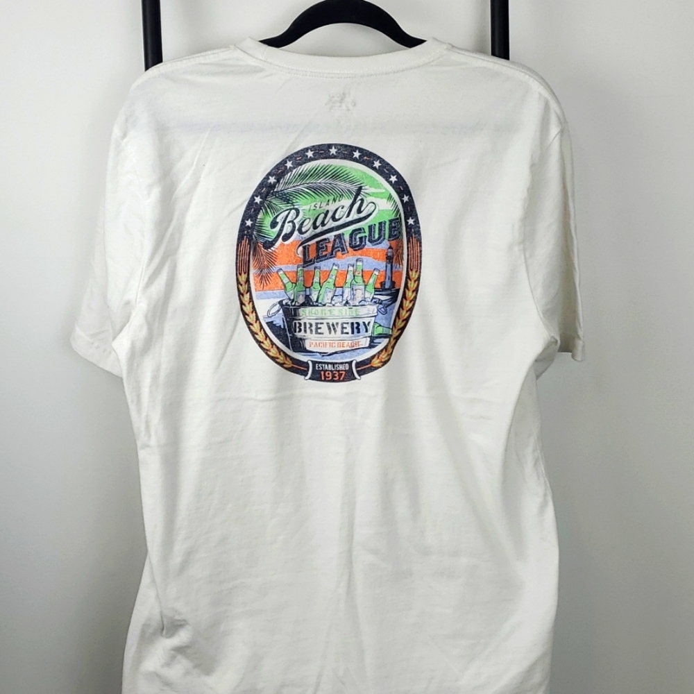 Izod Saltwater relaxed Classics Graphic cotton blend t-shirt size M